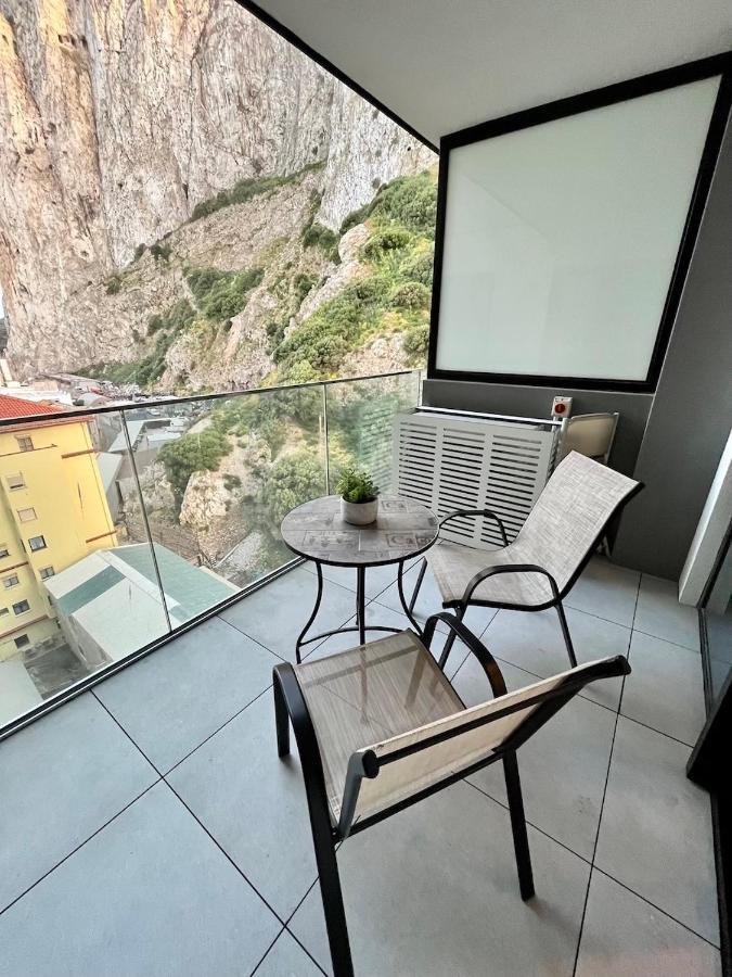 Modern Apartment With Spa And Pool Gibraltar Zewnętrze zdjęcie